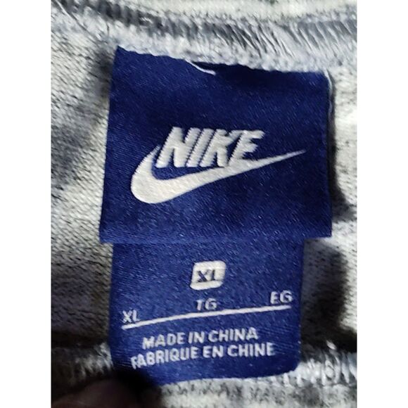 Men's Nike Gray/Black Long Sweat Shorts Size XL With Pockets Front & Back - Picture 6 of 8